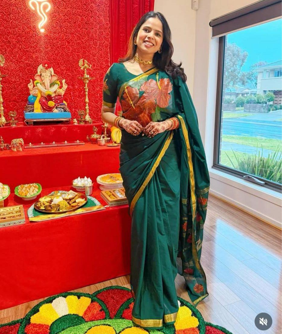 Hand Painted Hibiscus Saree with Blouse